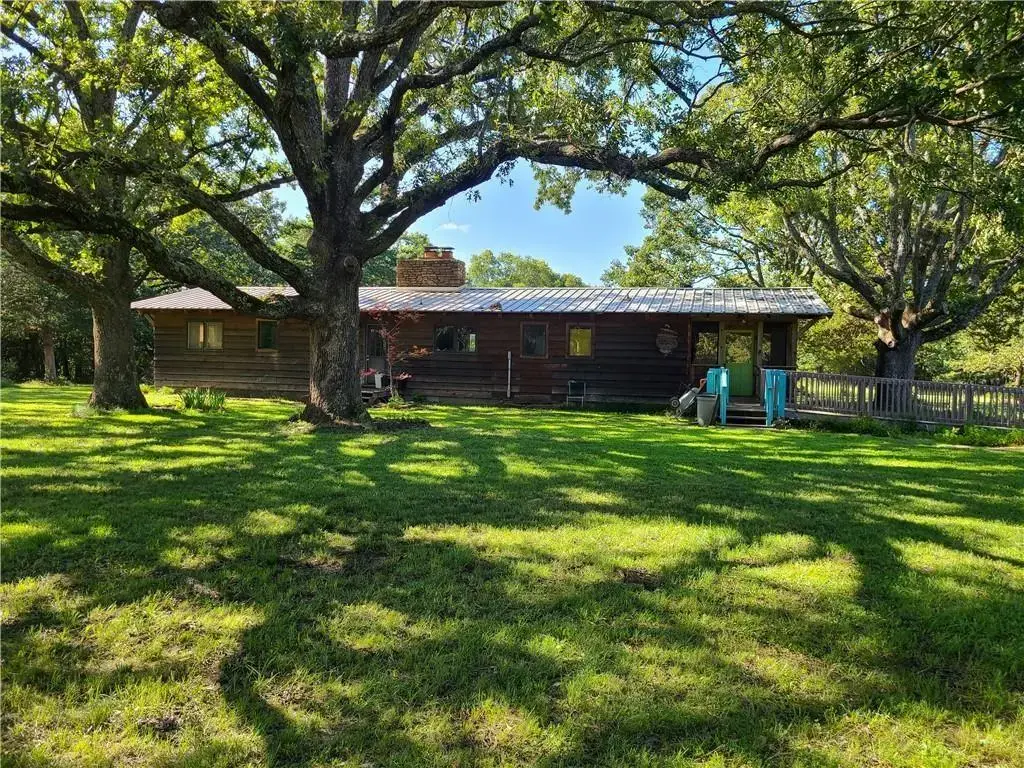 19763 Pug Gayer Road, Goshen