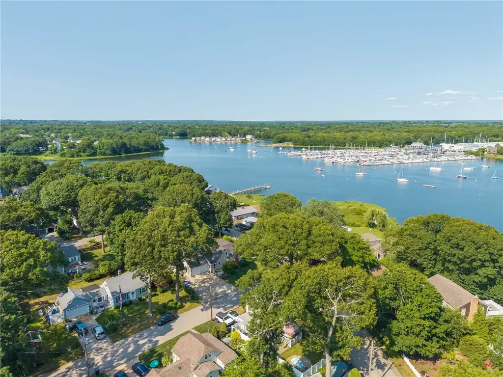 147 Riverside Dr, East Providence