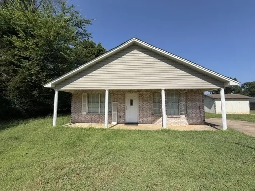 821 Hillcrest, Clarksville