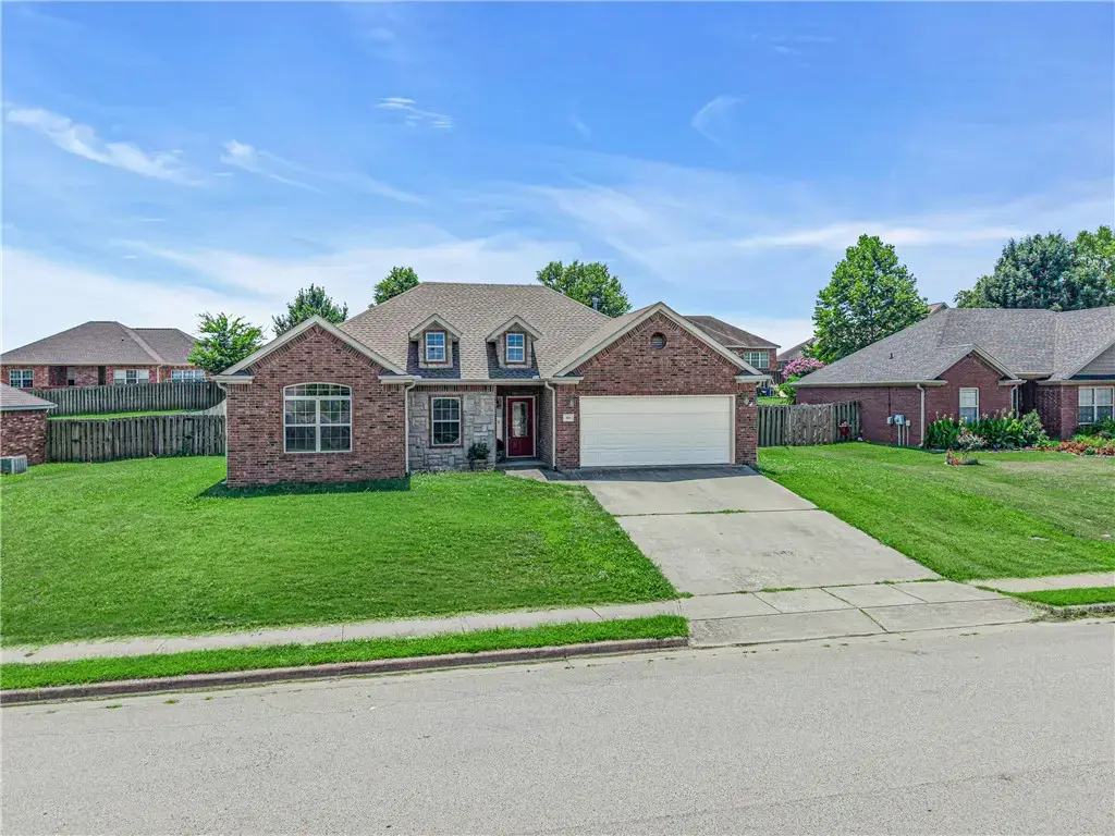 450 Beasley Drive, Centerton