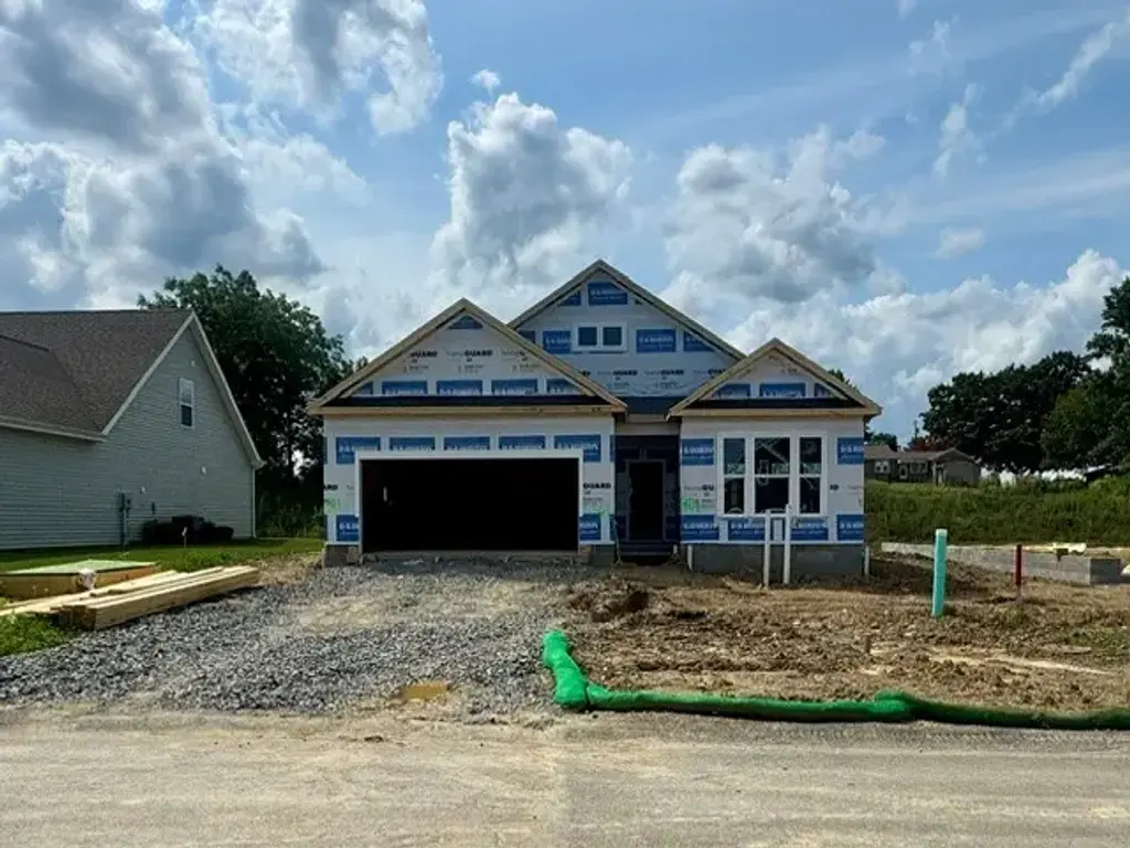209 Muirfield Court, Center