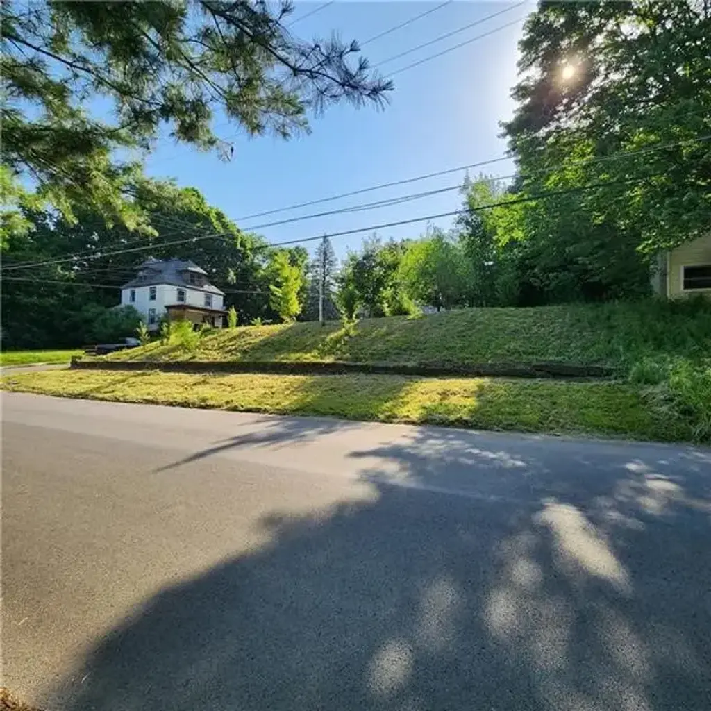 702 Court Street , New Castle