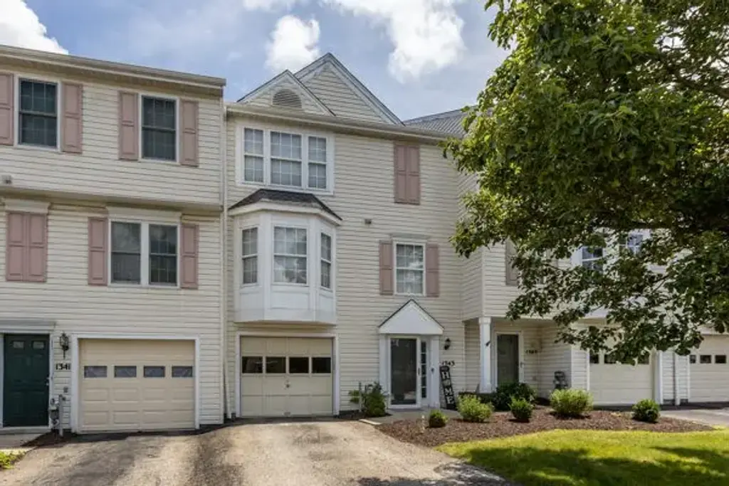 1343 Meadowbrook Drive , North Strabane