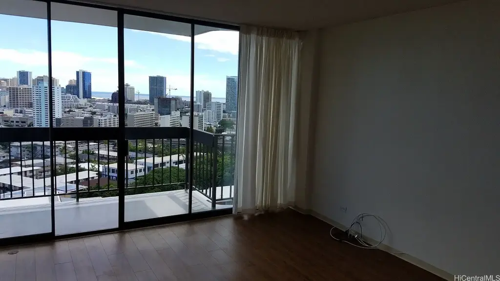 1560 Thurston Avenue # 902, Honolulu