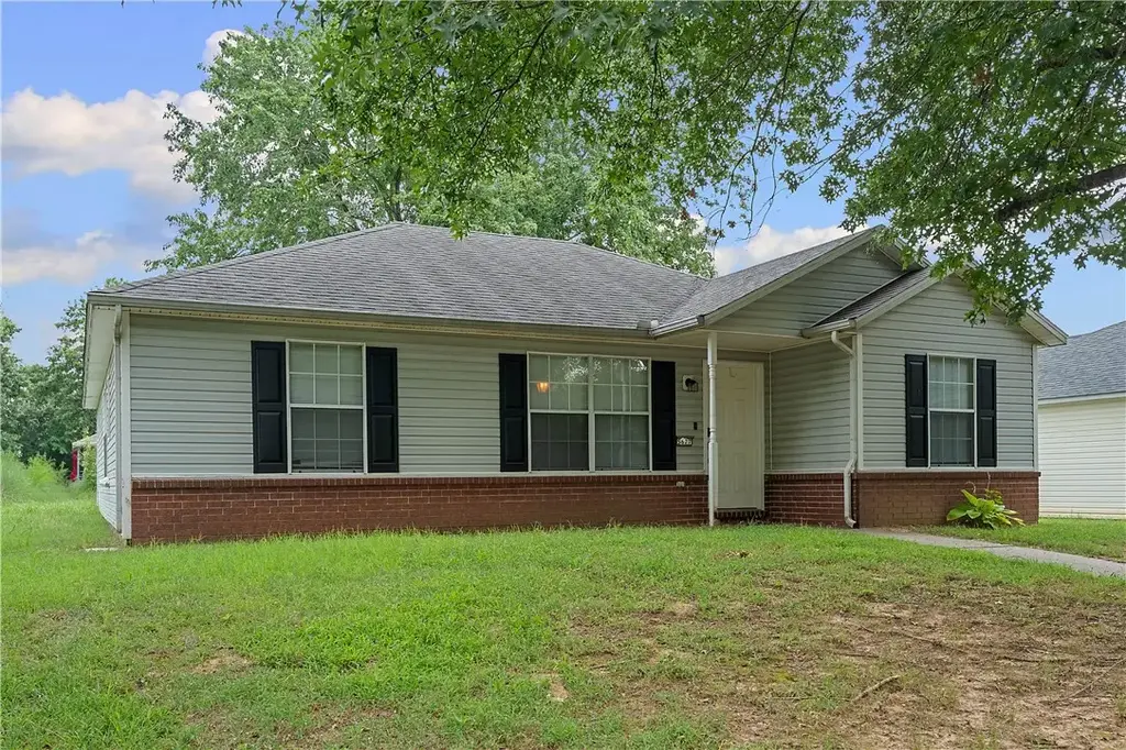 5677 Fountain Street, Fayetteville