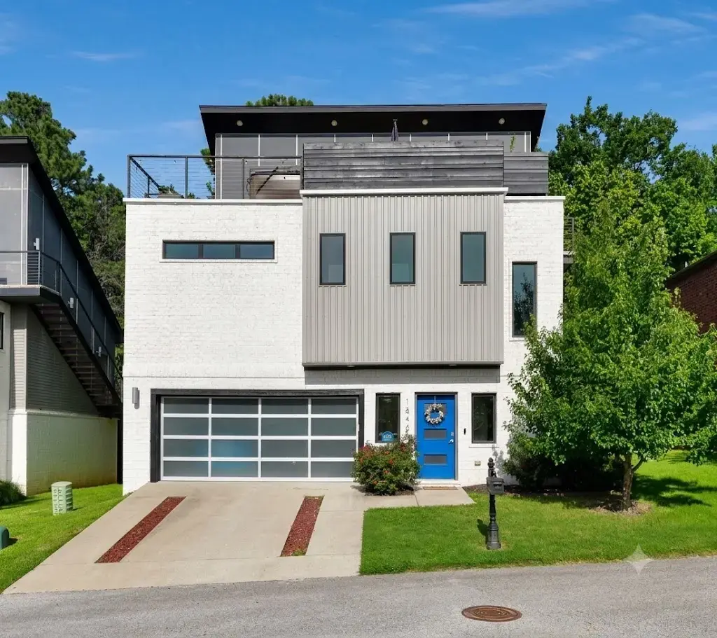 1546 N Desoto Place, Fayetteville