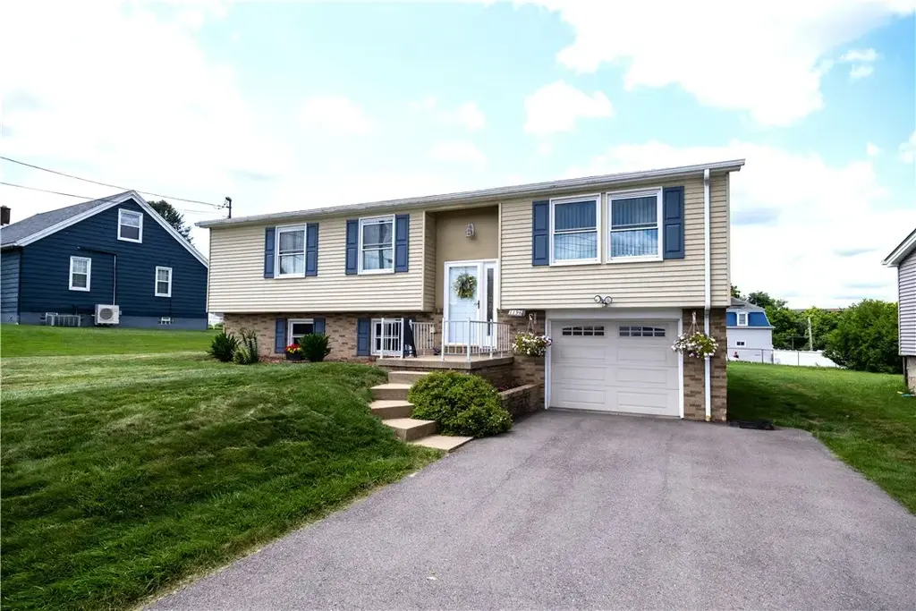 1196 Ella Street , Monaca