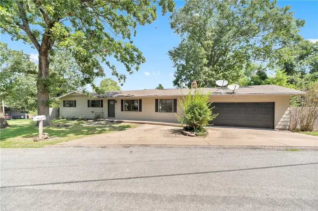 4 Enfield Drive, Bella Vista