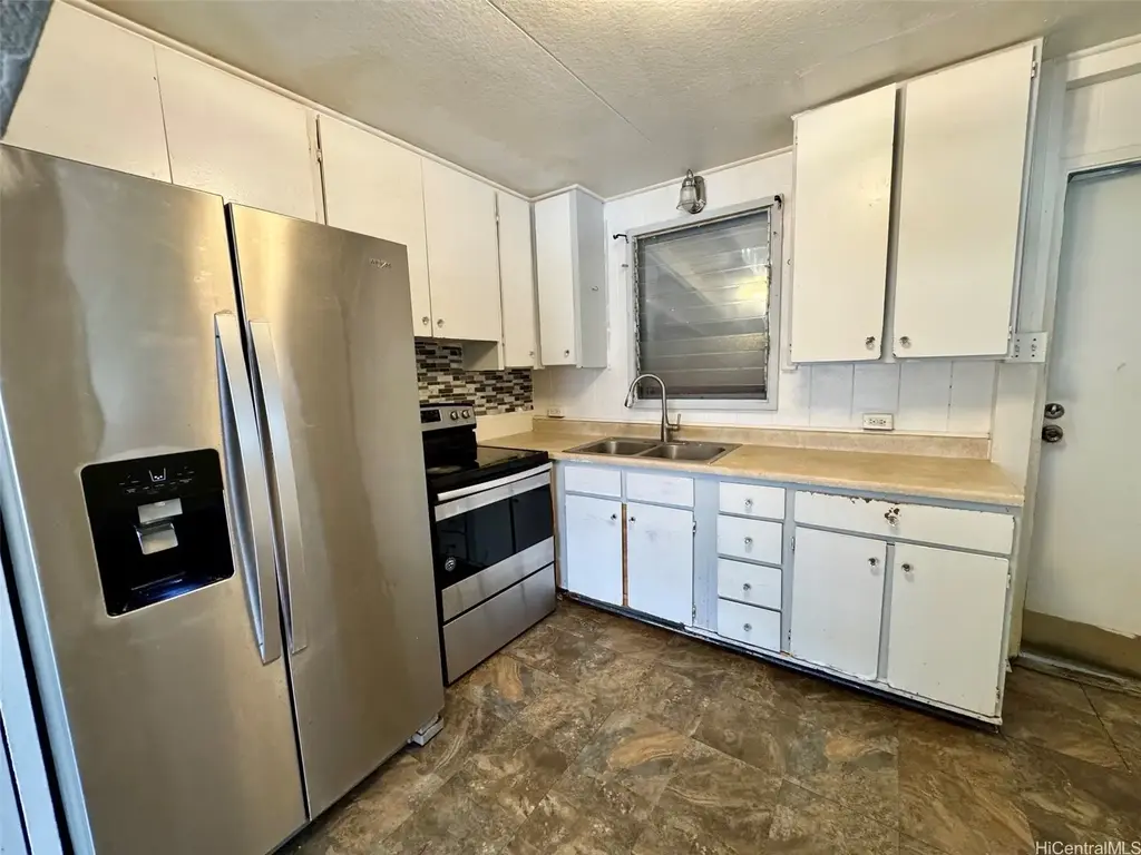 86-313 Puhawai Road, Waianae