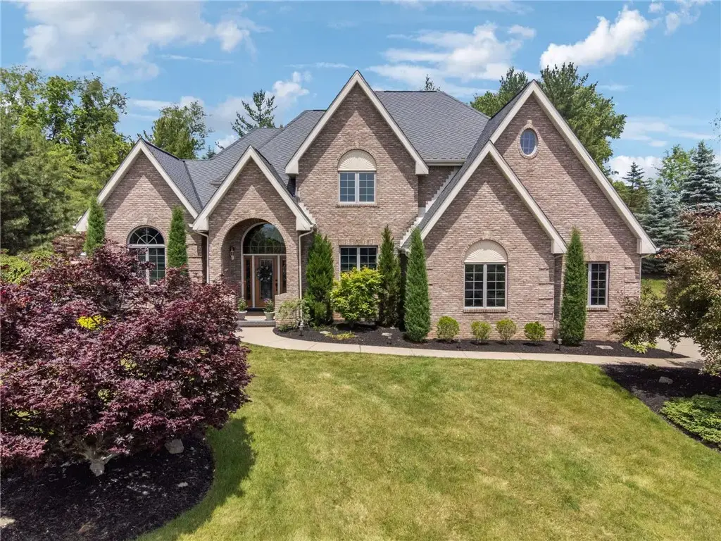 6 Crystol Court , Penn