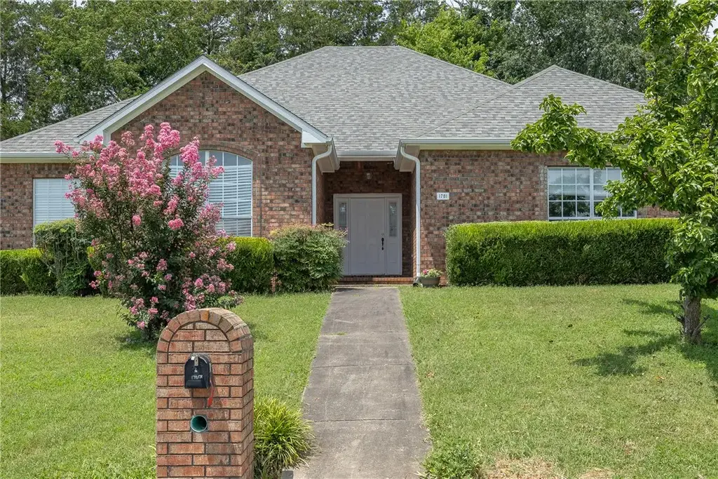 1781 N Misty Lane, Fayetteville