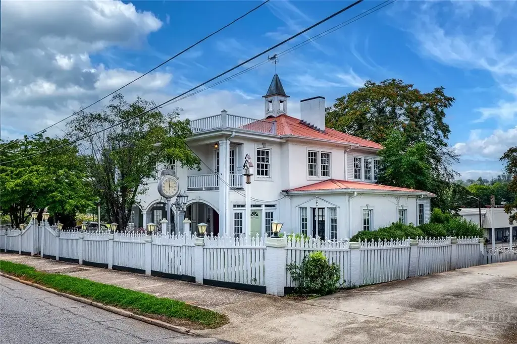 1010 Sw College Avenue, Lenoir