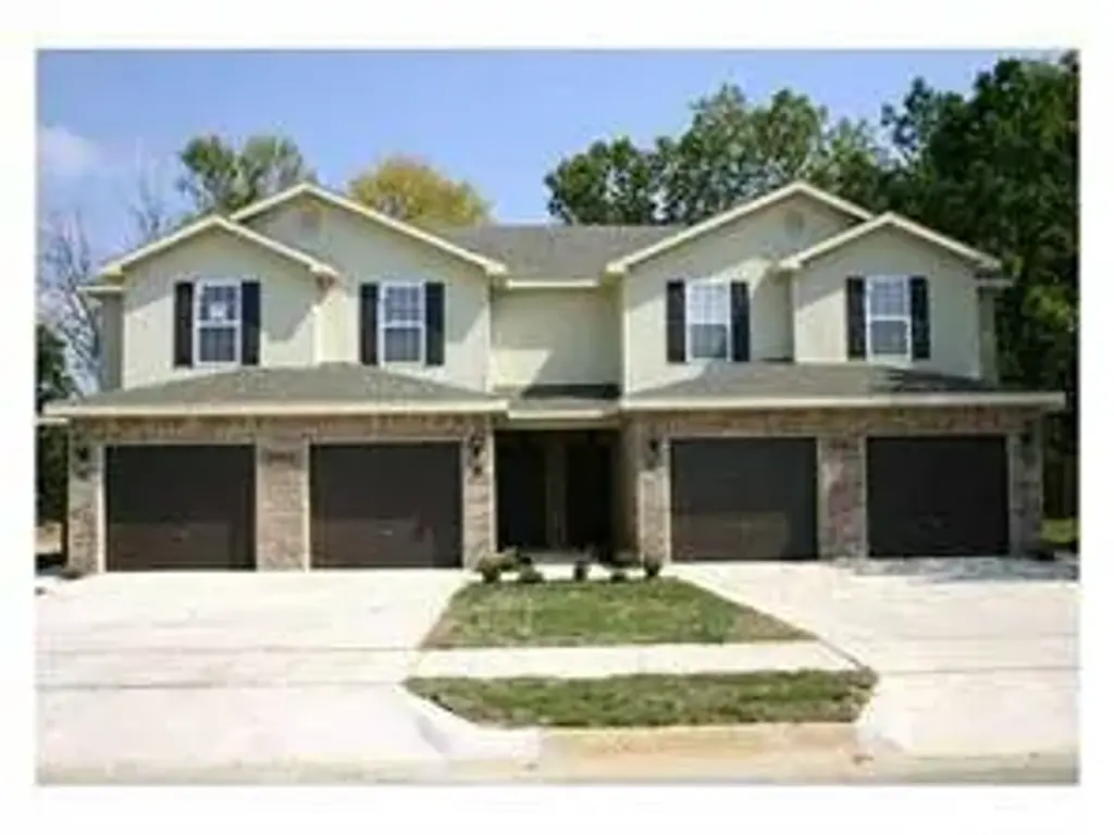 2005 Azlin Place D, Siloam Springs