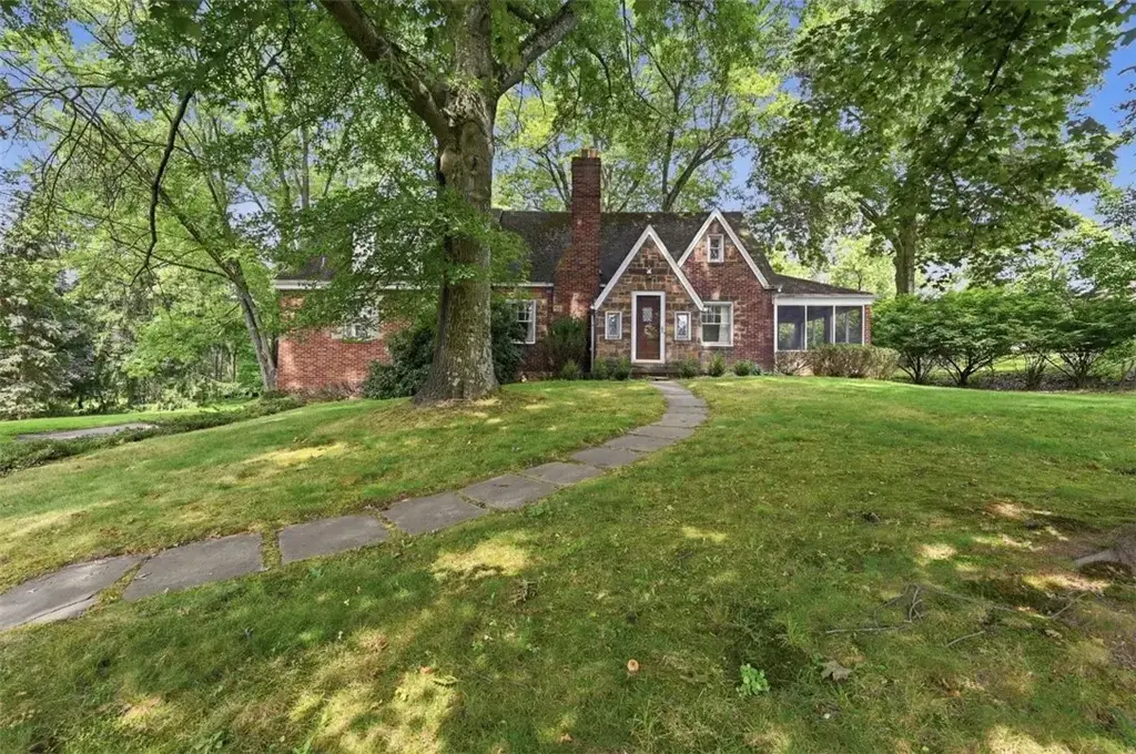9431 Old Perry Highway , McCandless