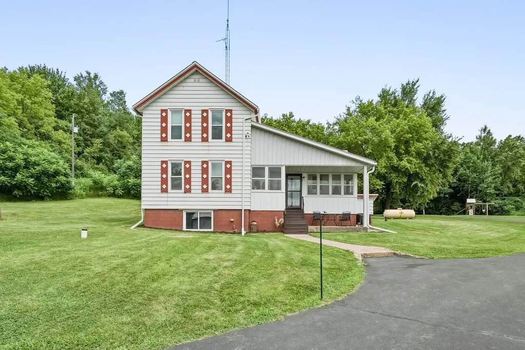 9007 County Highway N, Chippewa Falls