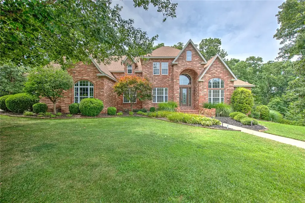 219 Ridgefield Street, Bentonville