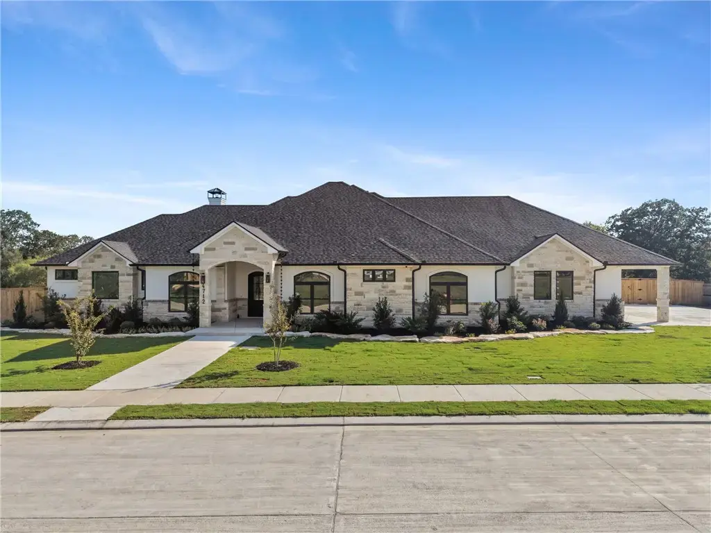 4712 Foxglove Court, College Station