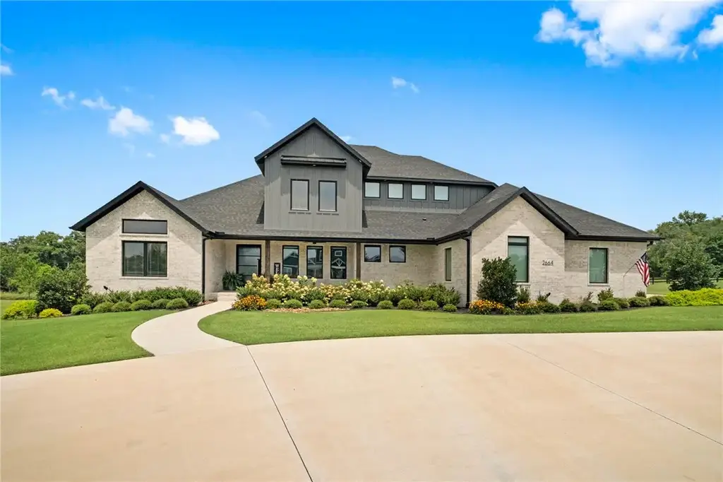 2664 Highlands Way, Elm Springs