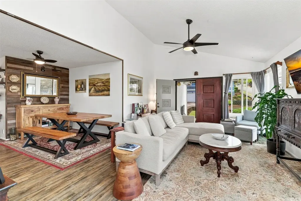 98-1022 Kupukupu Place, Aiea