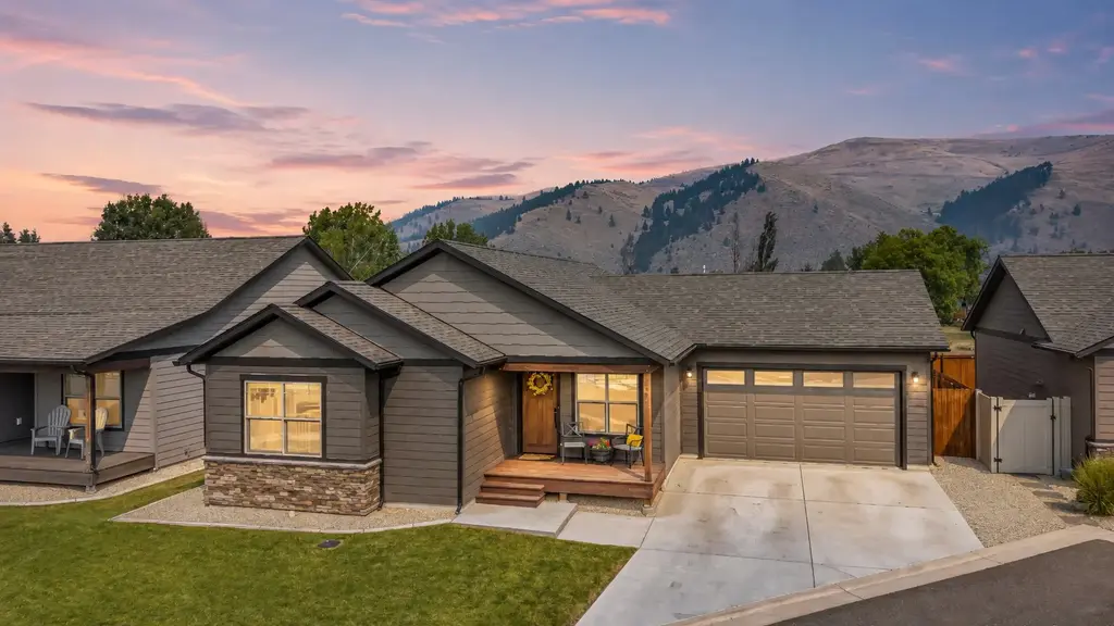 5664 Lonesome Dove Lane, Lolo