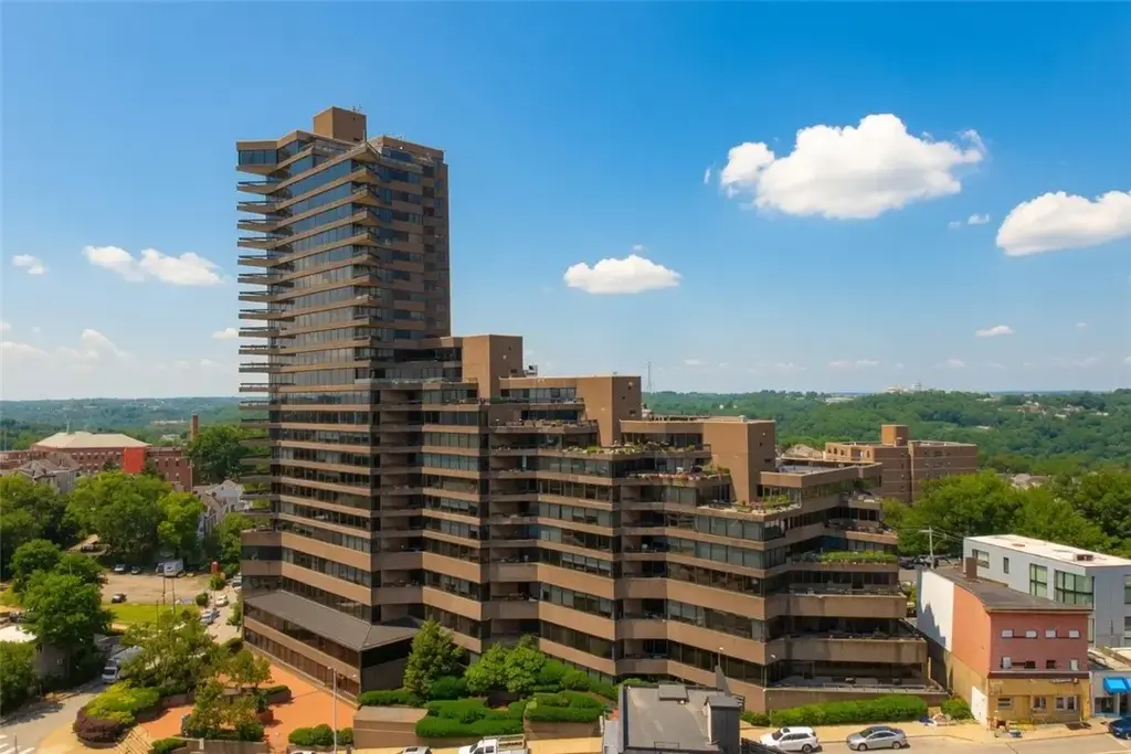 1 Trimont Lane 810a, Mt Washington
