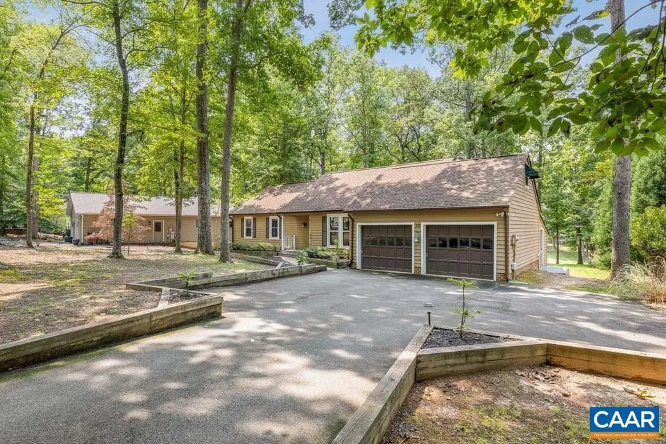 28 Out Of Bounds Rd, Palmyra