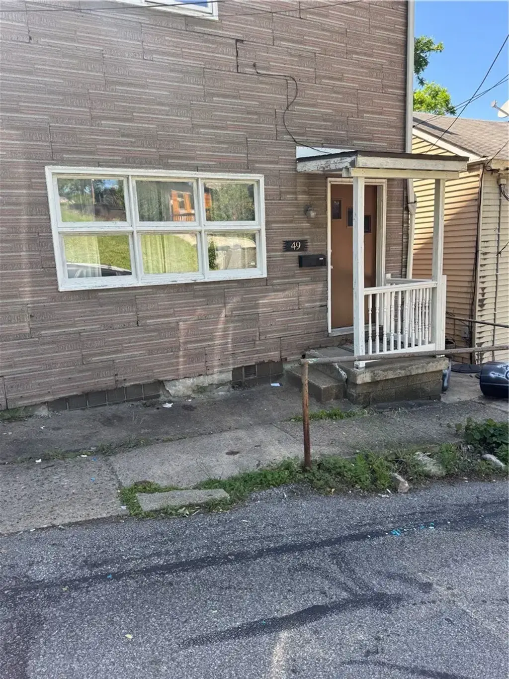 49 Sterling Street , South Side