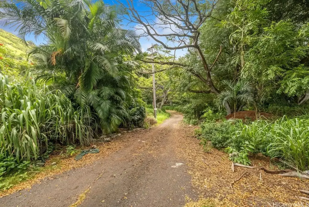 98-673 Kilinoe Street, Aiea