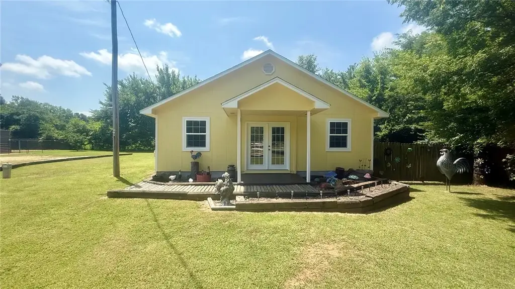 161 E Wolfdale Road, Farmington