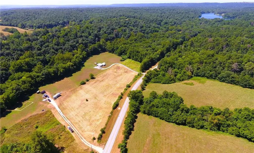 16337 W Highway 16, Fayetteville