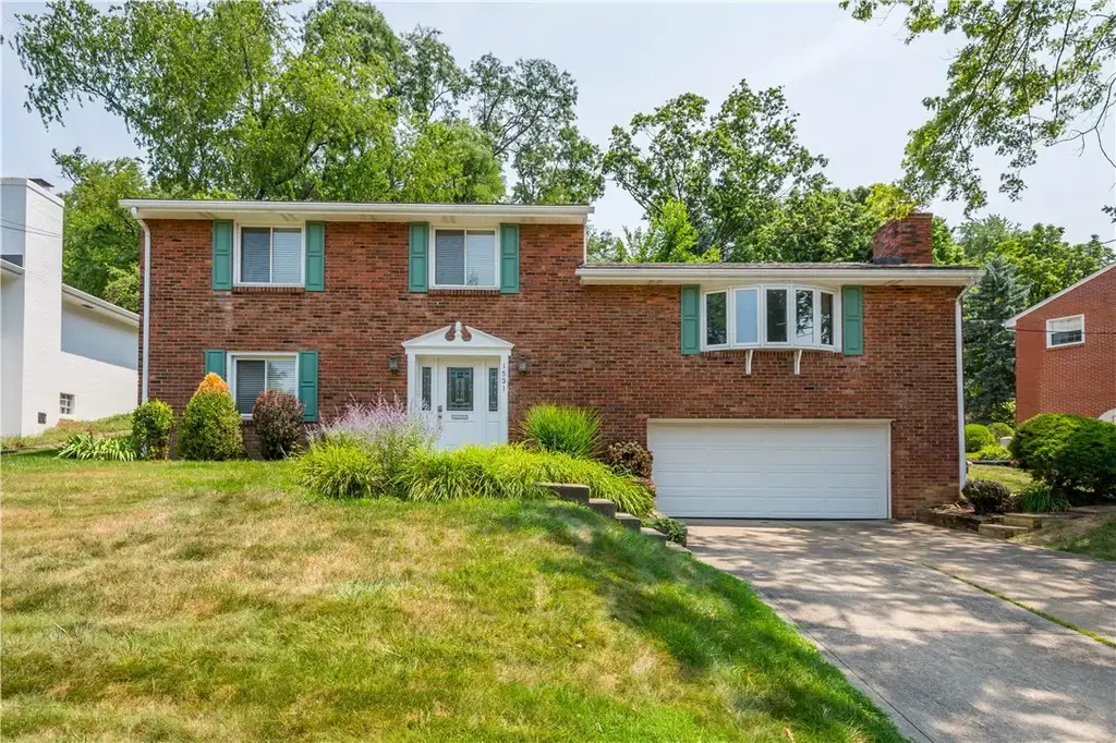 1531 Forestview Drive, Mt Lebanon