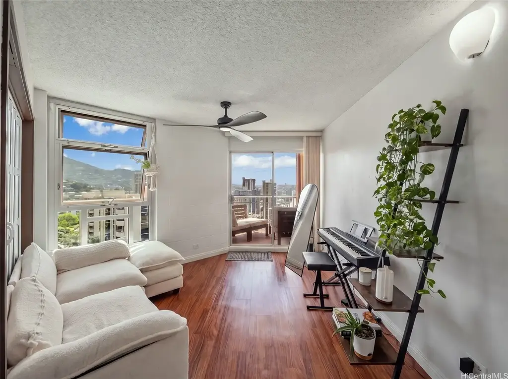 1031 Maunaihi Place # 801, Honolulu