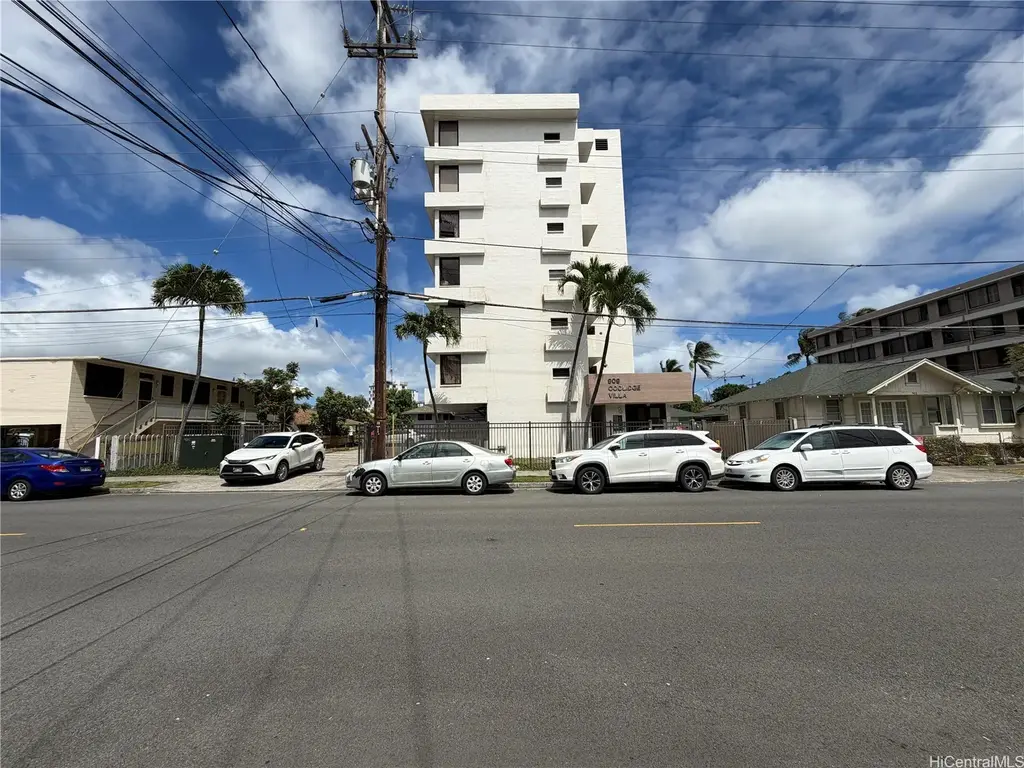 909 Coolidge Street, Honolulu