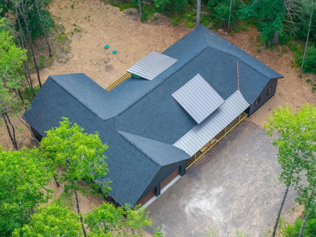 10041 Woodgate Pl, Minocqua