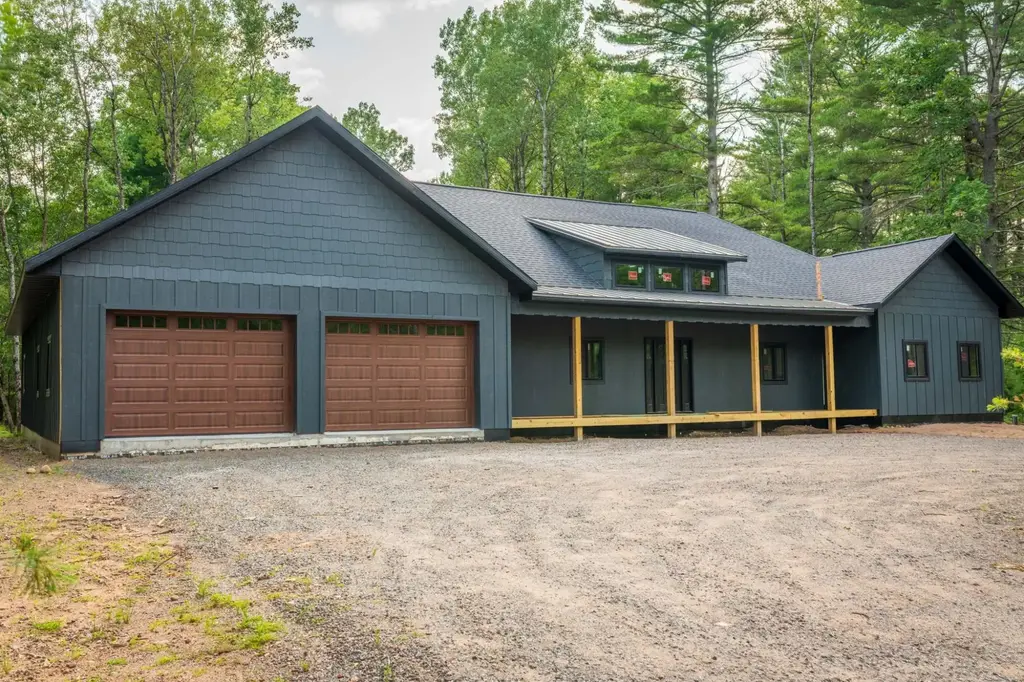 10041 Woodgate Pl, Minocqua