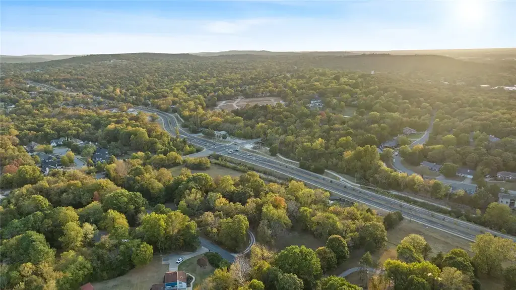 3105 N Old Wire Road, Fayetteville