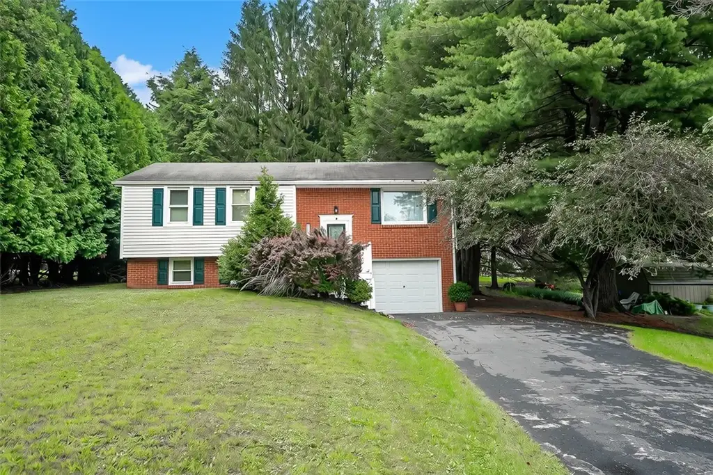 117 Pamela Lane , Westmont Hilltop School District