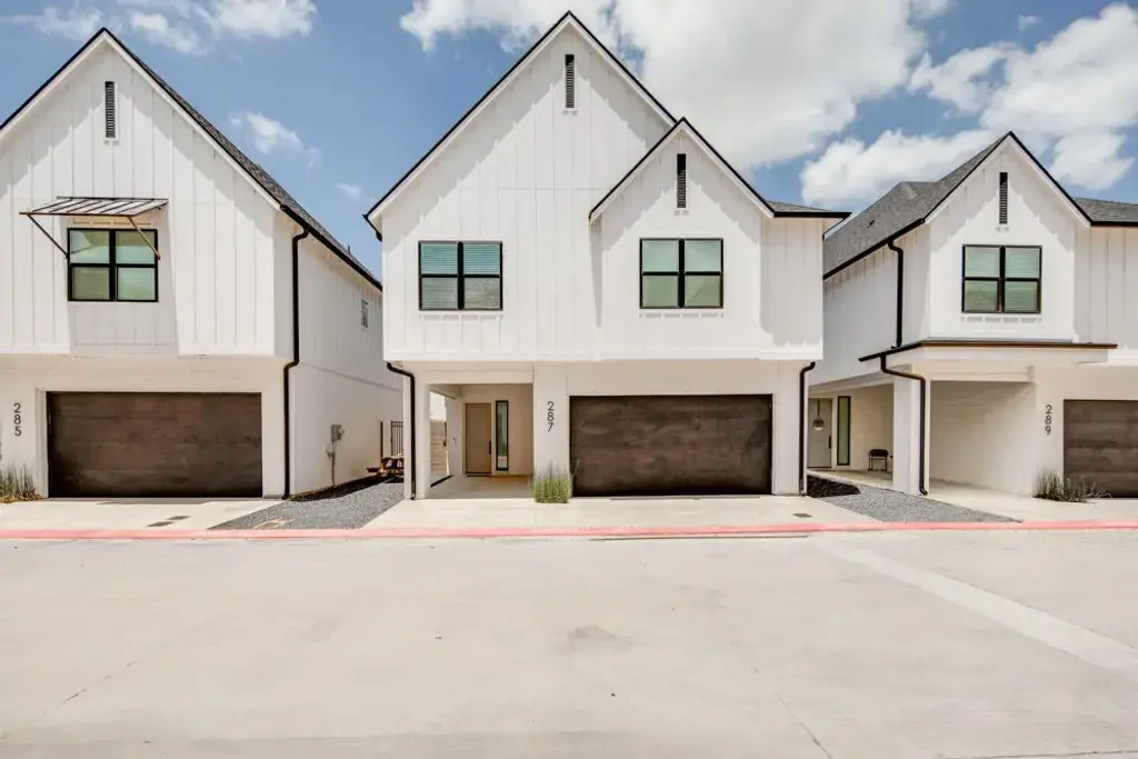 287 Estates Circle, College Station
