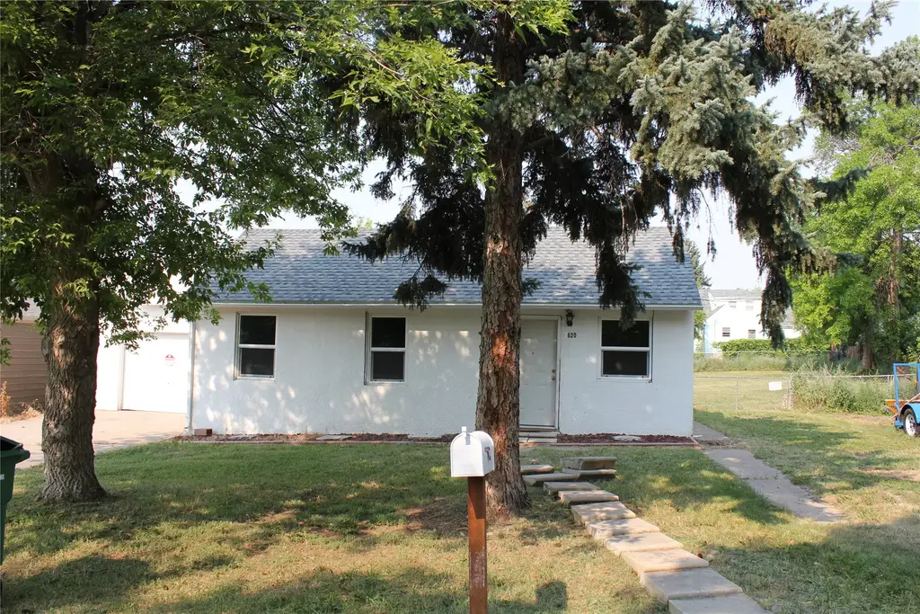 620 23rd Street Ne, Black Eagle