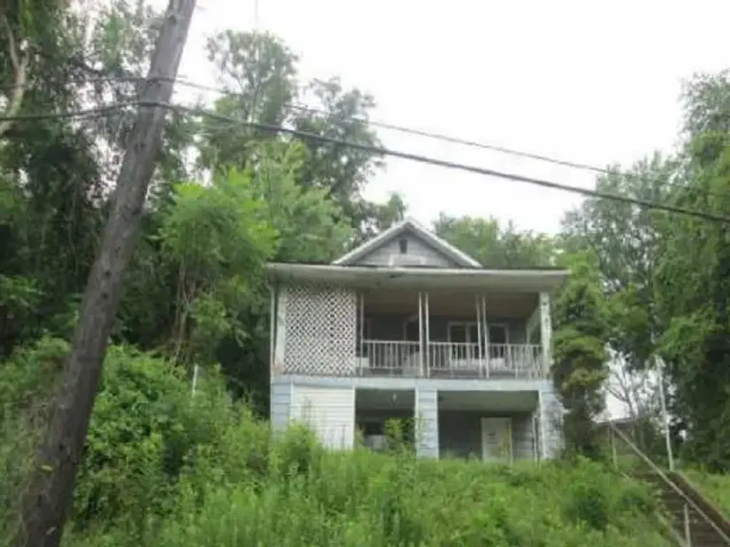 715 Greensburg Pike, N Versailles