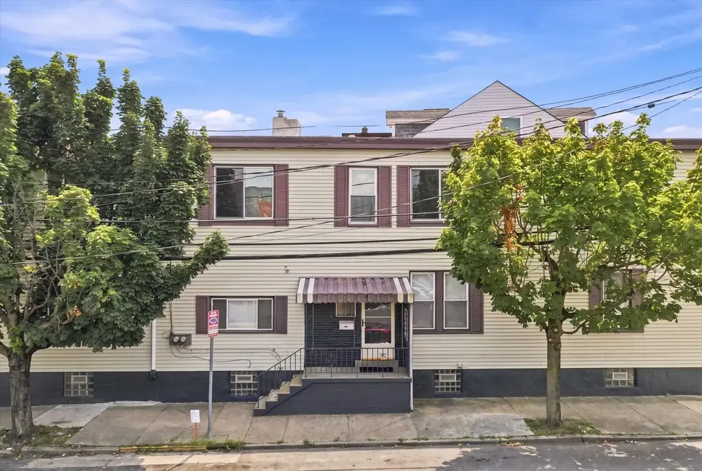 201 Taylor Street, Bloomfield