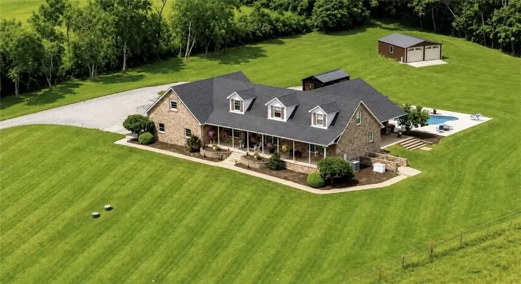 31 Sutton Lane , Hopewell