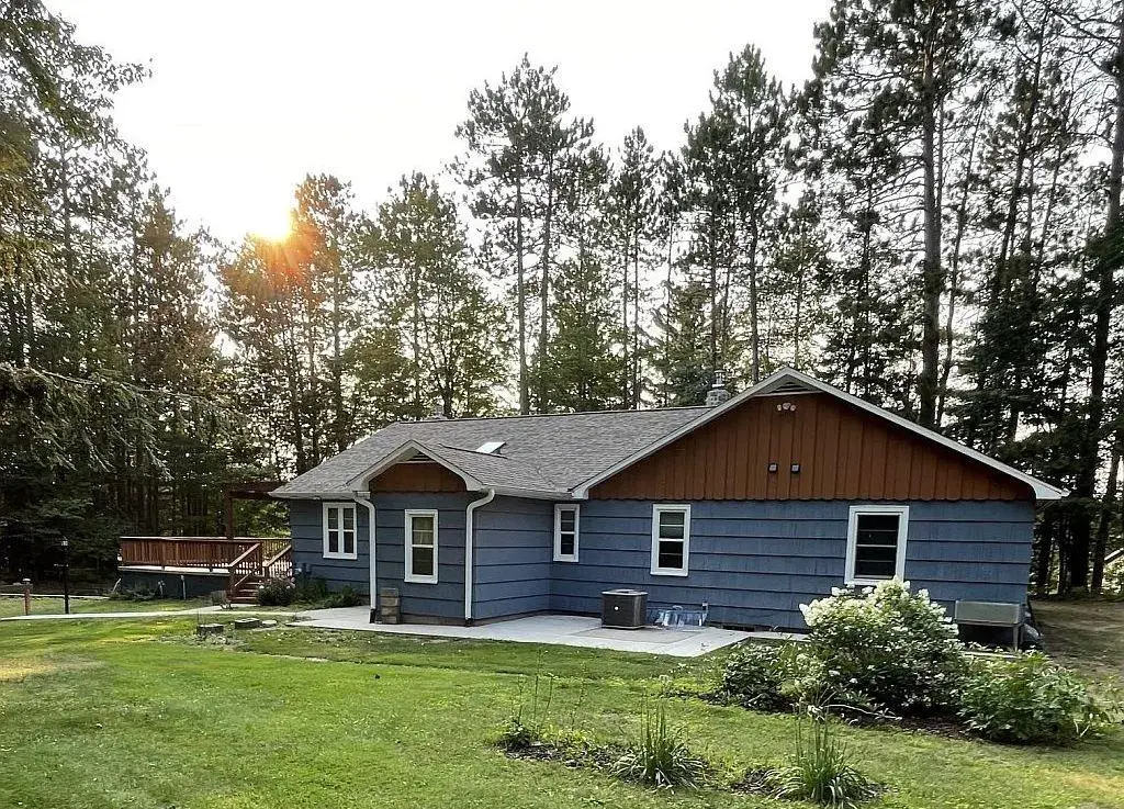 93 Spring Lake Rd, Rhinelander