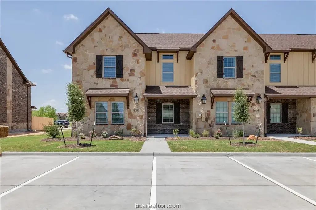 4055 Gunner Trail, College Station