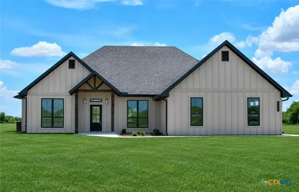 7889 Pecan Road, Troy