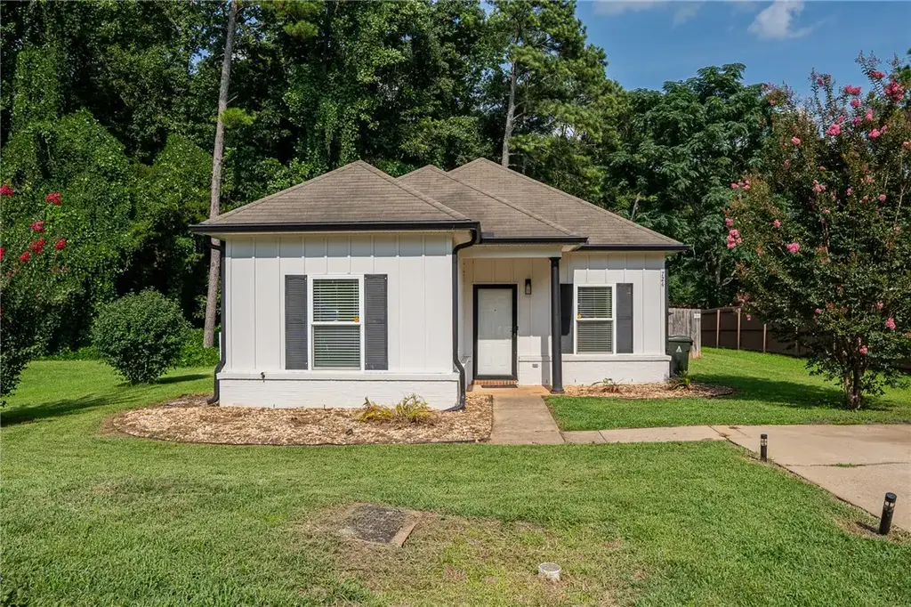 724 Ellis St, Auburn