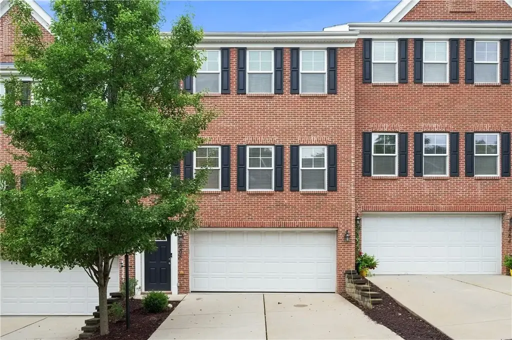 868 Highpointe Circle, Scott