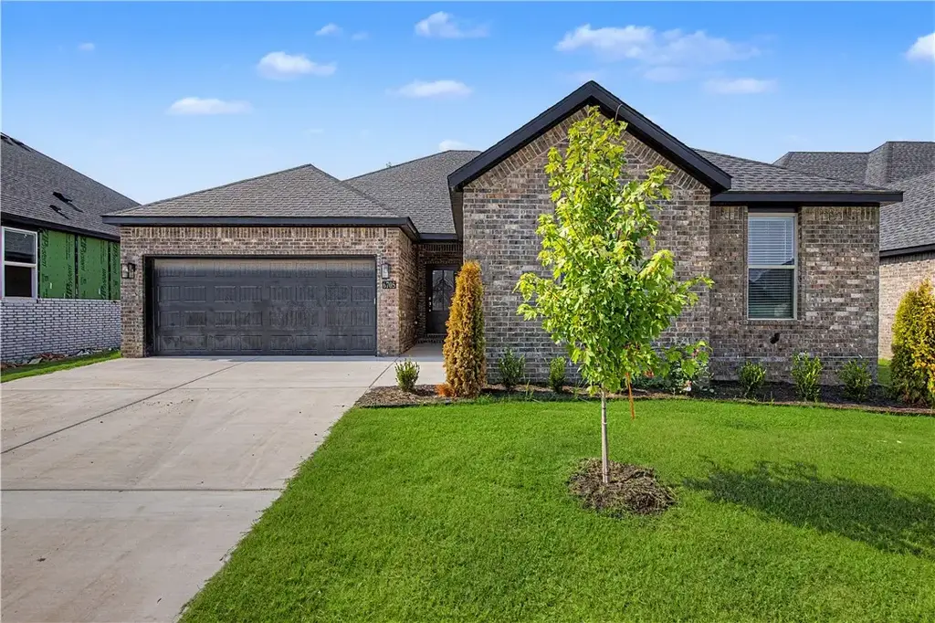 6705 Orange Avenue, Bentonville