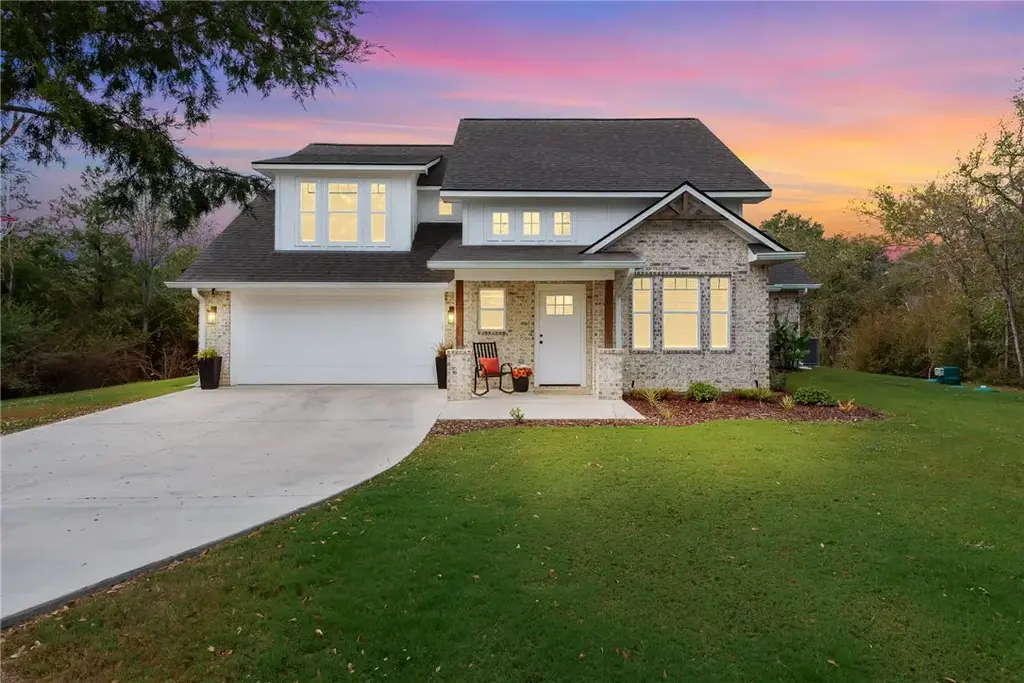 11132 Forest Drive, College Station