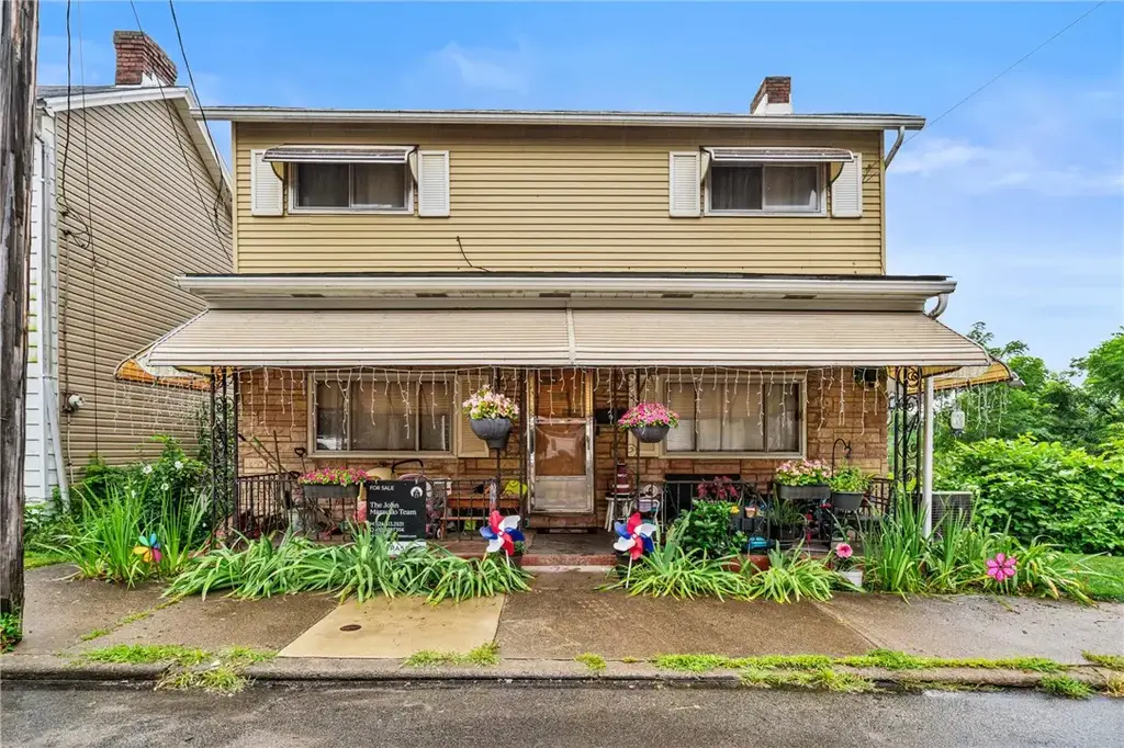 751 Sixth Street , Pitcairn